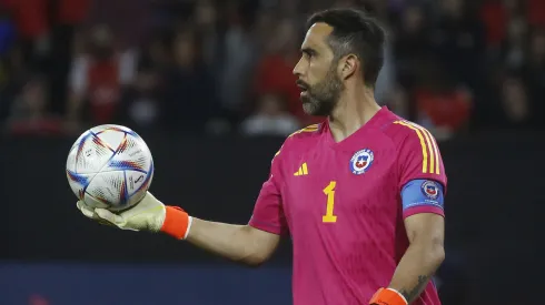 Claudio Bravo espera por el llamado de Ricardo Gareca en la Roja.
