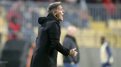 Berizzo busca una revancha en el fútbol chileno tras su paso por la Roja
