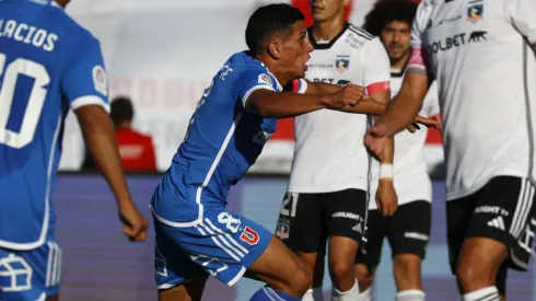 Poblete celebra el gol del triunfo de la U contra Colo Colo.
