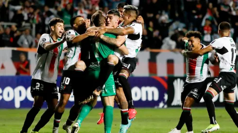 Palestino clasificó en los penales
