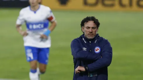 Gabriel Milito enfrentó a Universidad Católica en Copa Libertadores, cuando estaba en la banca de Argentinos Juniors.
