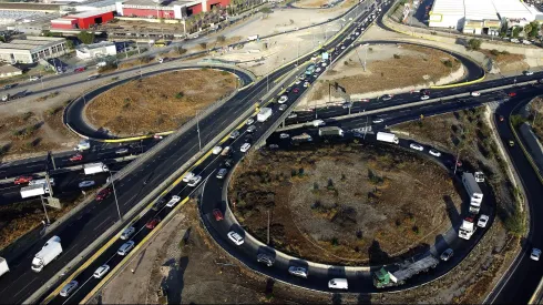 Conexiones hacia el poniente entre autopistas Vespucio Norte y Ruta 68.
