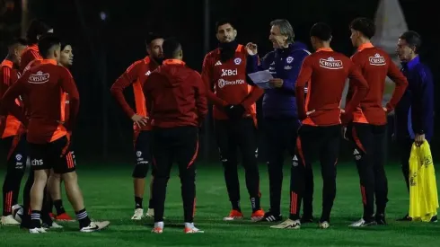 Ricardo Gareca vive sus primeros problemas en la Roja.
