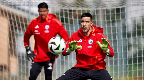 Bravo comenzará atajando por sobre Brayan Cortés en el proceso de Ricardo Gareca.
