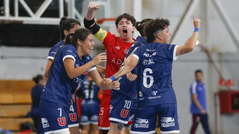 Las Leonas del Futsal levantan su tercer título consecutivo.

