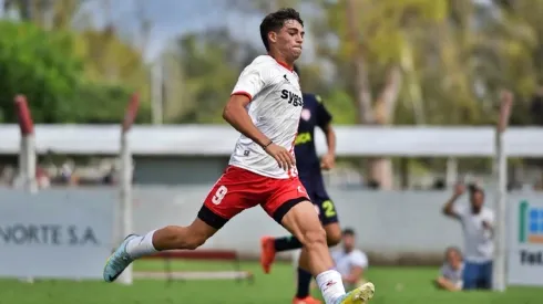 Giannoni llega a Colo Colo desde Estudiantes de La Plata.
