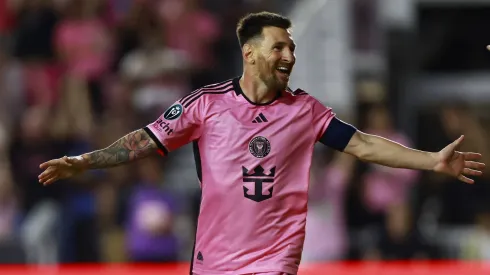 Messi revolucionó a los hinchas del Fortín 
