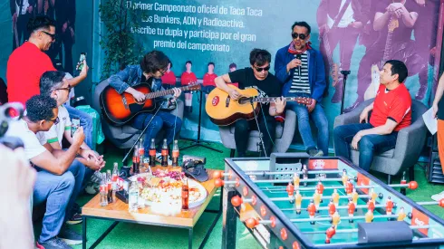 Los Bunkers participaron en una actividad donde hablaron de la colaboración.
