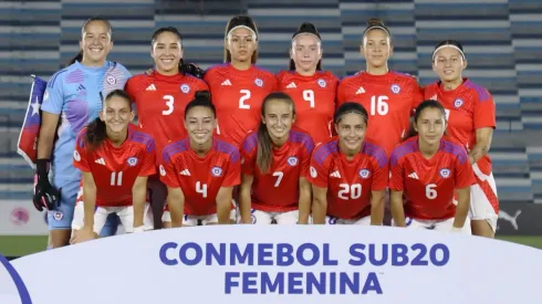 Chile femenino se mide ante Colombia.
