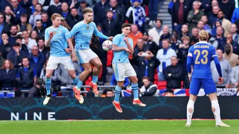 Claramente el balón dio en la mano de Jack Grealish.
