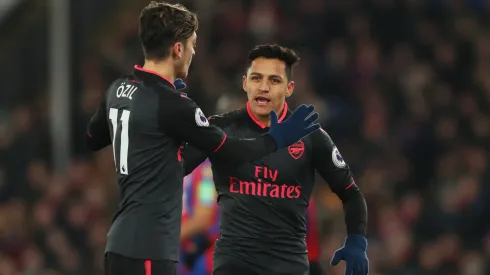 Mesut Özil y Alexis Sánchez hicieron de las suyas en el Arsenal.
