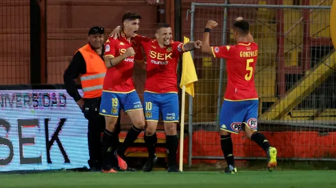 Emiliano Vecchio regresará a la acción en Unión Española pese a fuerte castigo.
