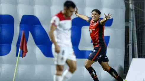 Nelson Da Silva celebra su sexto gol por Deportes Limache.
