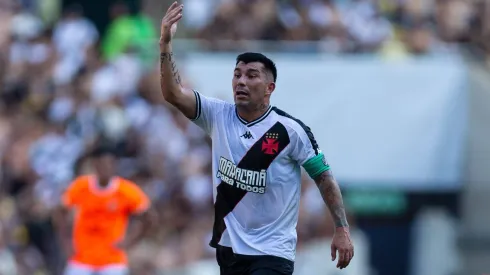 Medel será titular ante Paranaense
