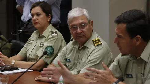 Santiago, 14 de Abril de 2023<br />
El gobernador de Santiago, Claudio Orrego, recibe al general director de Carabineros, Ricardo Yáñez, con el fin de abordar la situación de seguridad ciudadana, entregar apoyo a la institución y encontrar estrategias en conjunto para mejorar la seguridad en la Región Metropolitana.

