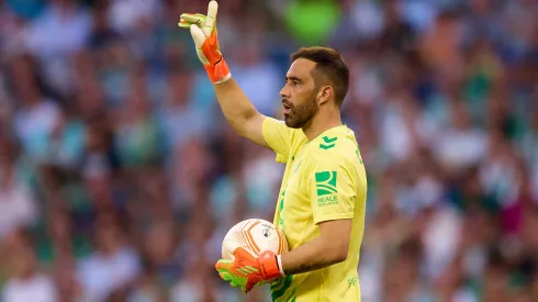 Claudio Bravo fue alabado a días de terminar su etapa en el Real Betis.
