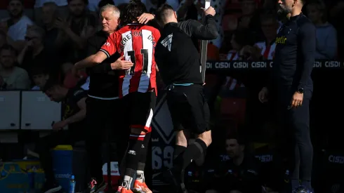 El último abrazo de Ben Brereton con el técnico de Sheffield United, Chris Wilder.
