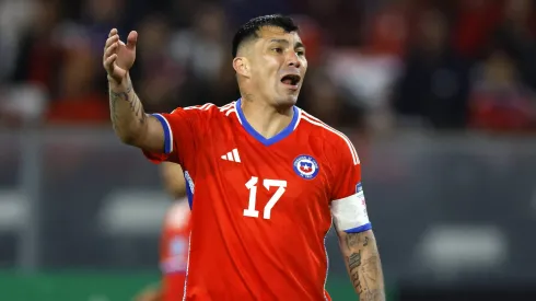 Medel llegaría a Boca a mitad de año 
