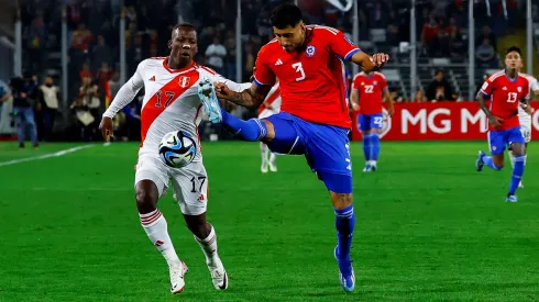 Luis Advíncula en riesgo de perderse la Copa América con Perú.
