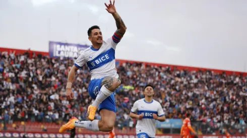 La UC goleó a Cobreloa y pelea arriba en el torneo.
