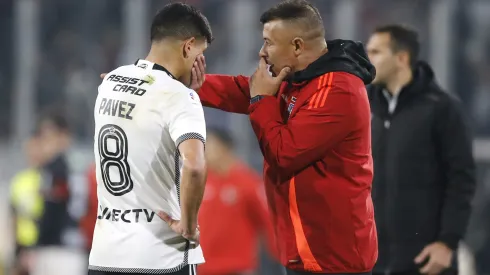 Almirón recibió algunos tips de un defensor que fue finalista de la Libertadores con los albos. 
