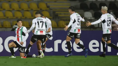 Palestino juega en Bolivia.
