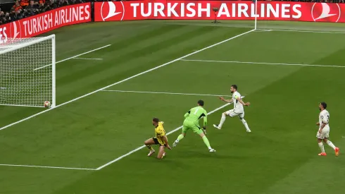 El penal no cobrado a Borussia Dortmund y palo contra Real Madrid.
