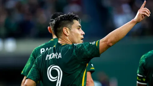 Felipe Mora anota su octavo gol de la temporada en la MLS.
