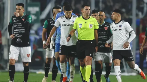 El árbitro Juan Lara denunció dos faltas de Colo Colo
