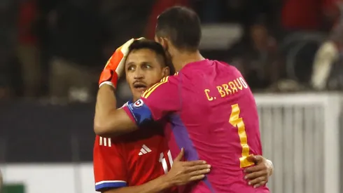 Bravo respalda el permiso para Alexis en La Roja.
