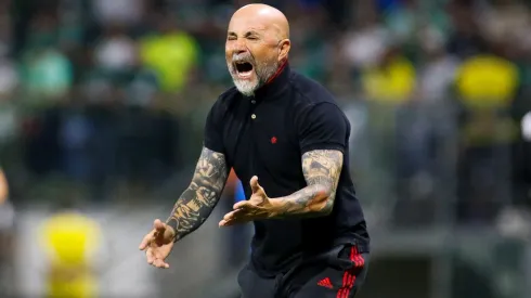 Jorge Sampaoli vuelve a dirigir después de su polémico despido del Flamengo.
