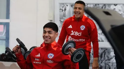 Alexis se ha mostrado muy cercano con Darío Osorio en la Roja.
