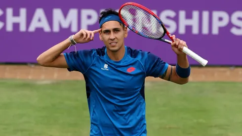 Alejandro Tabilo deja atrás polémica y derrota a Alejandro Davidovich en Queen's.
