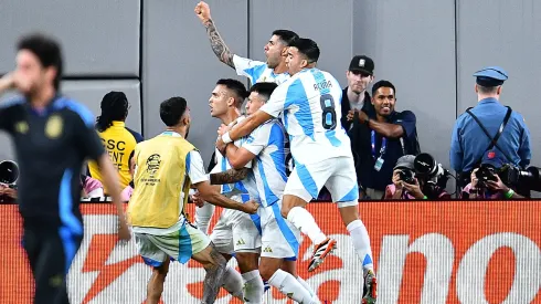 Argentina celebró como un título su agónico triunfo ante la Roja.
