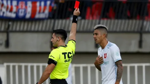 Leandro Fernández recibió la roja directa ante el SAU.
