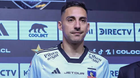 Javier Correa llega a Colo Colo, "el más grande de Chile".
