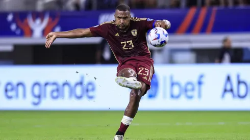 Golazo de Salomón Rondón en Venezuela contra Canadá.
