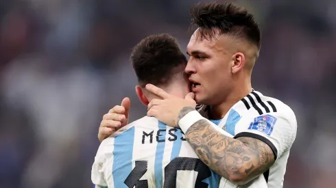 Lionel Messi y Lautaro Martínez festejan en Argentina.
