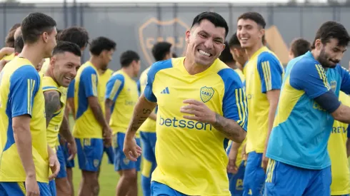 Gary Medel quiere sí o sí jugar por la Copa Sudamericana en Boca. Quedan seis días para eso. 
