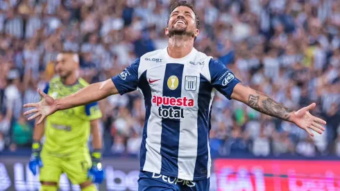 Gabriel Costa cambia a Alianza Lima por la U.
