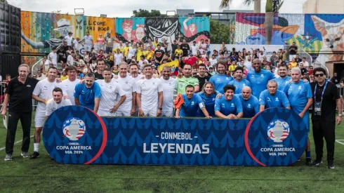 Iván Zamorano y Marcelo Salas se lucen en partido de leyendas en Copa América.
