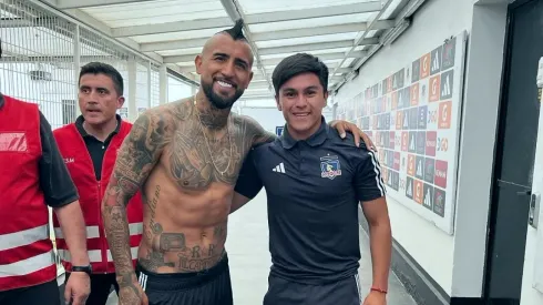 Bastián Silva junto a su ídolo Arturo Vidal
