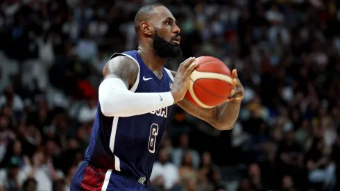 LeBron James lidera al equipo de básquetbol de Estados Unidos en París 2024.
