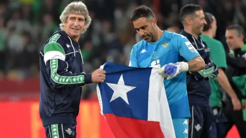 Manuel Pellegrini y Claudio Bravo estuvieron juntos en Betis hasta junio de 2024.
