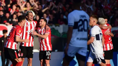 Estudiantes goleó a Gimnasia y se quedó con el clásico de La Plata
