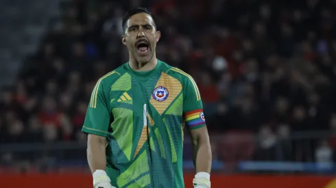 Claudio Bravo no quiere pasar malos ratos en Chile
