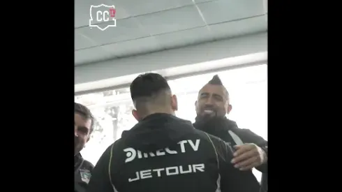 El saludo entre Vidal e Isla.
