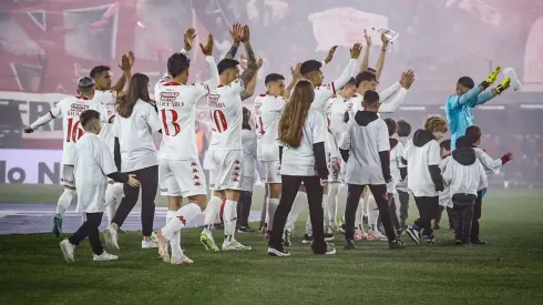 Huracán de Rodrigo Echeverría y Williams Alarcón, líder del fútbol argentino.
