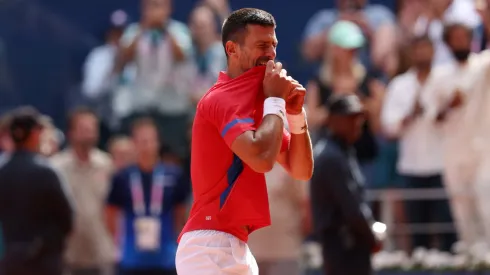 Novak Djokovic no aguantó la emoción tras ganar por fin los Juegos Olímpicos.
