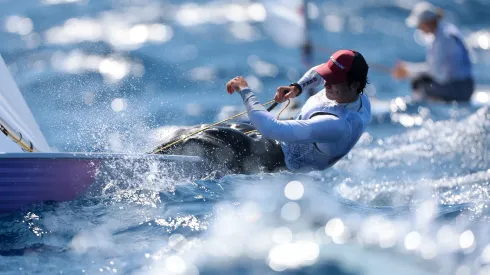 Clemente Seguel peleará por una medalla en la Vela de París 2024.
